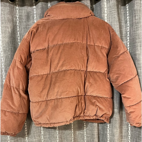 American Eagle puffer coat, size L, like new! - Picture 2 of 4